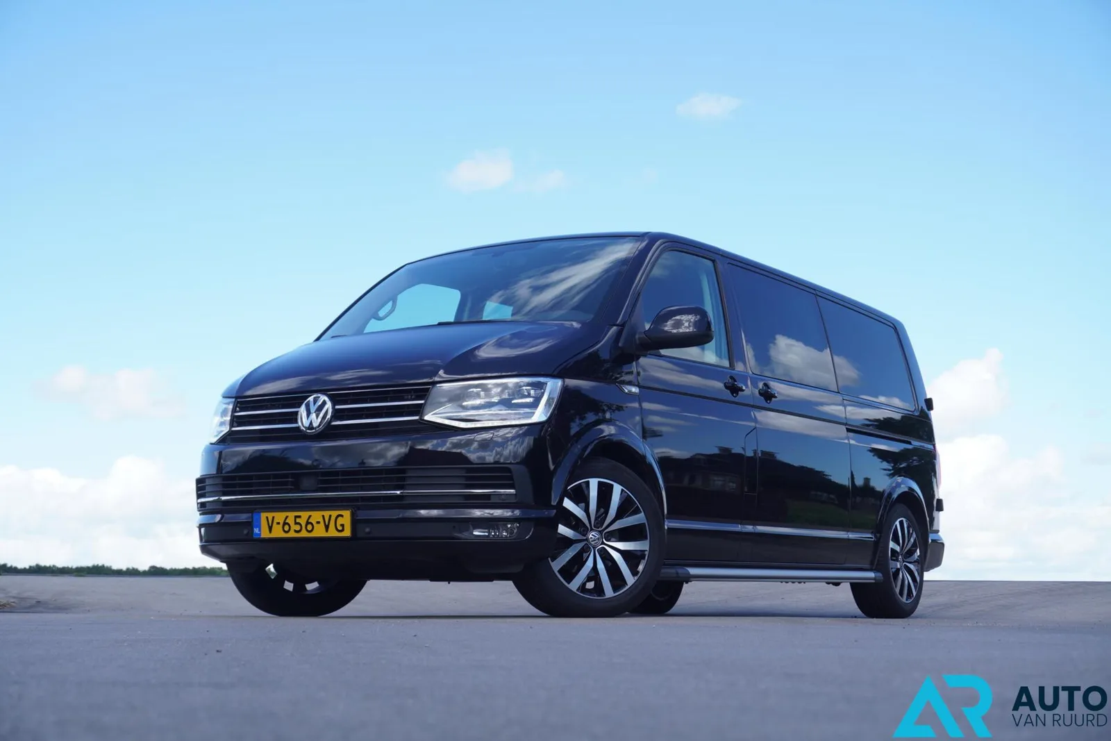 Volkswagen Transporter (2019) — foto 1