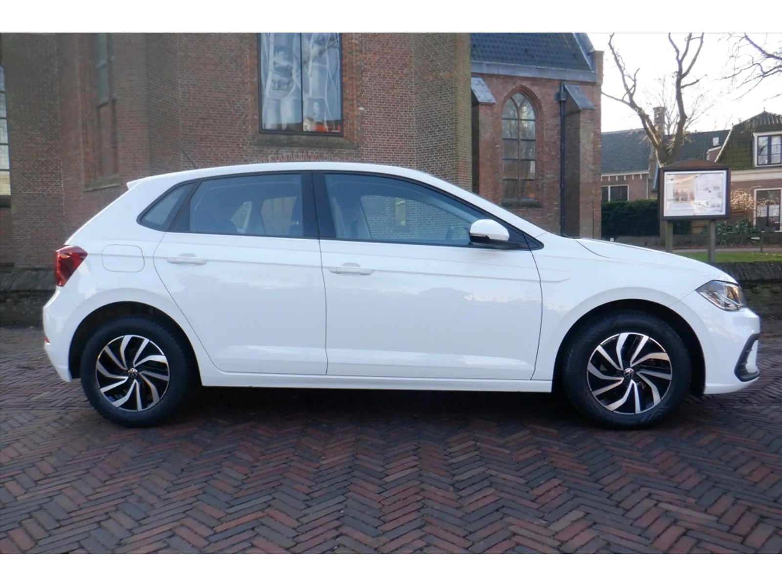 Volkswagen Polo (2023) — foto 1
