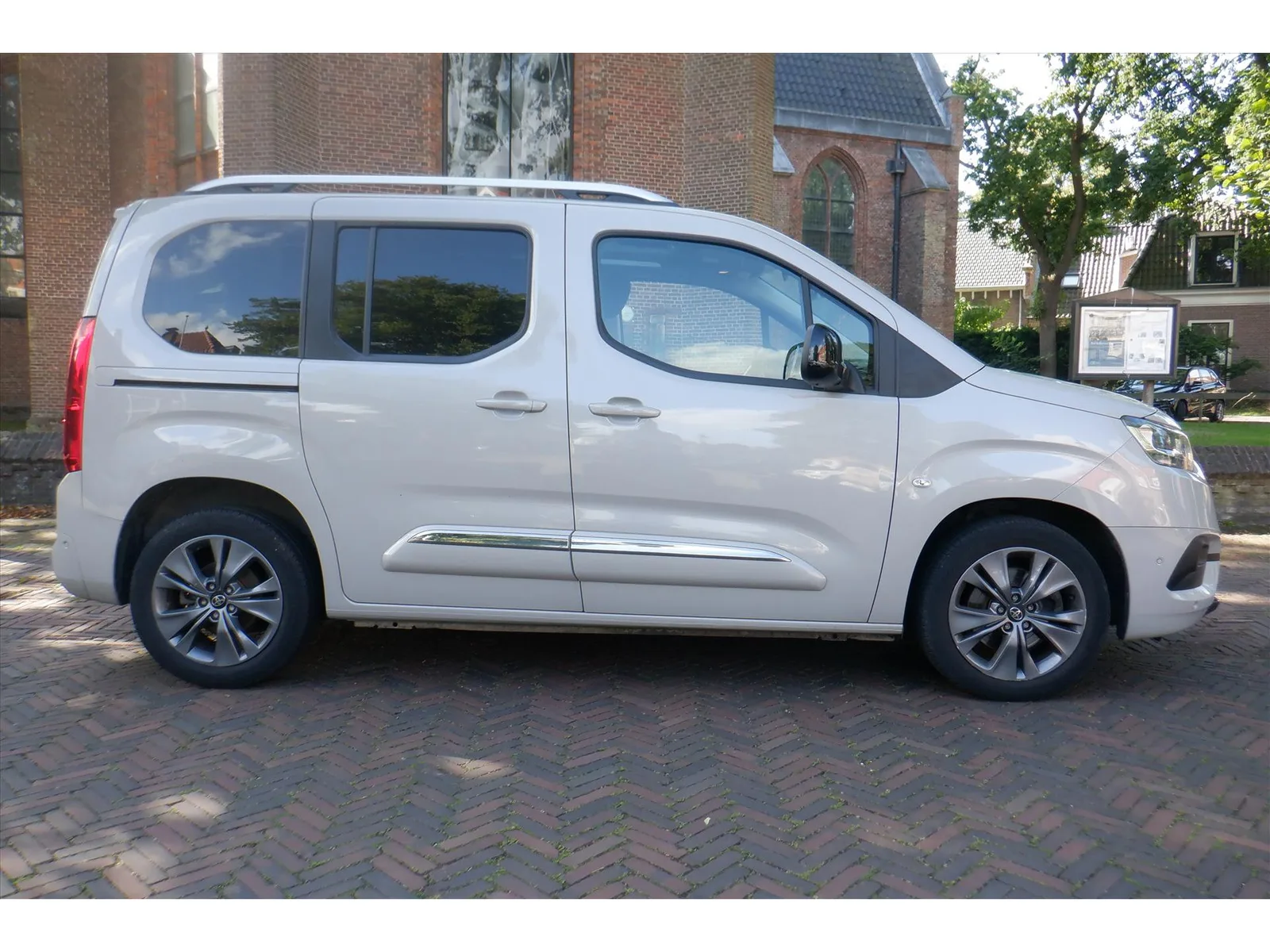 Toyota Proace (2022) — foto 1