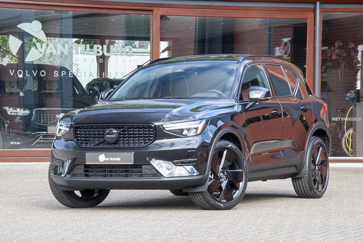 Volvo XC40 (2026) — foto 1