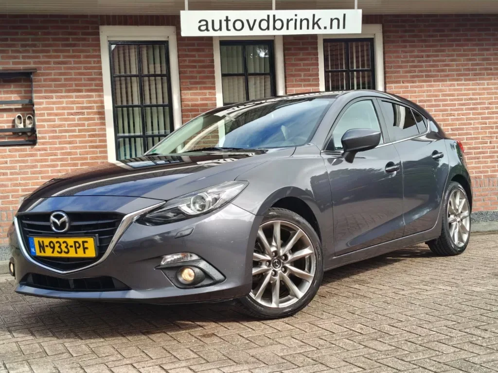Mazda 3 (2017) — foto 1