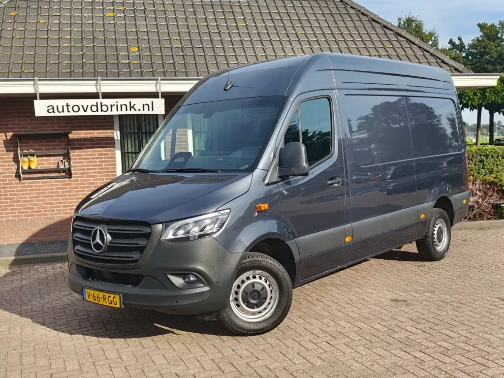 Mercedes-Benz Sprinter (2024) — foto 1