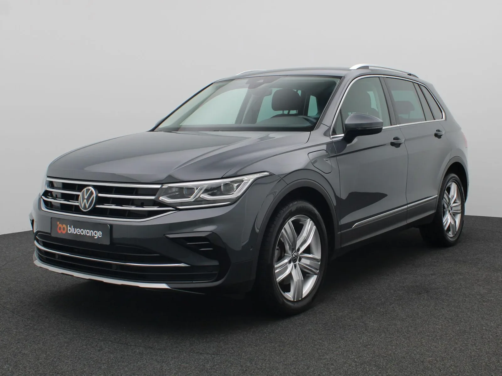 Volkswagen Tiguan (2022) — foto 1