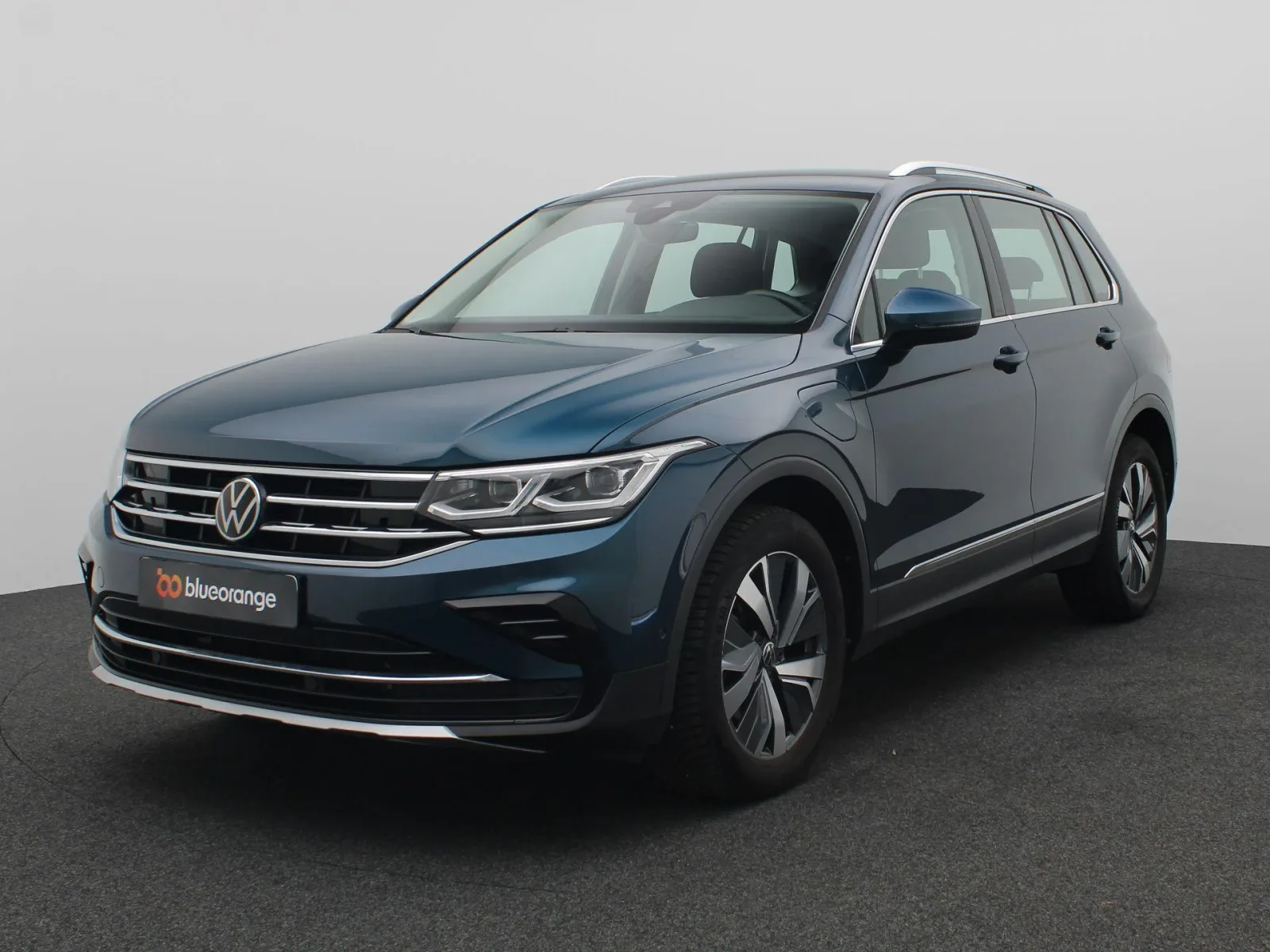 Volkswagen Tiguan (2022) — foto 1