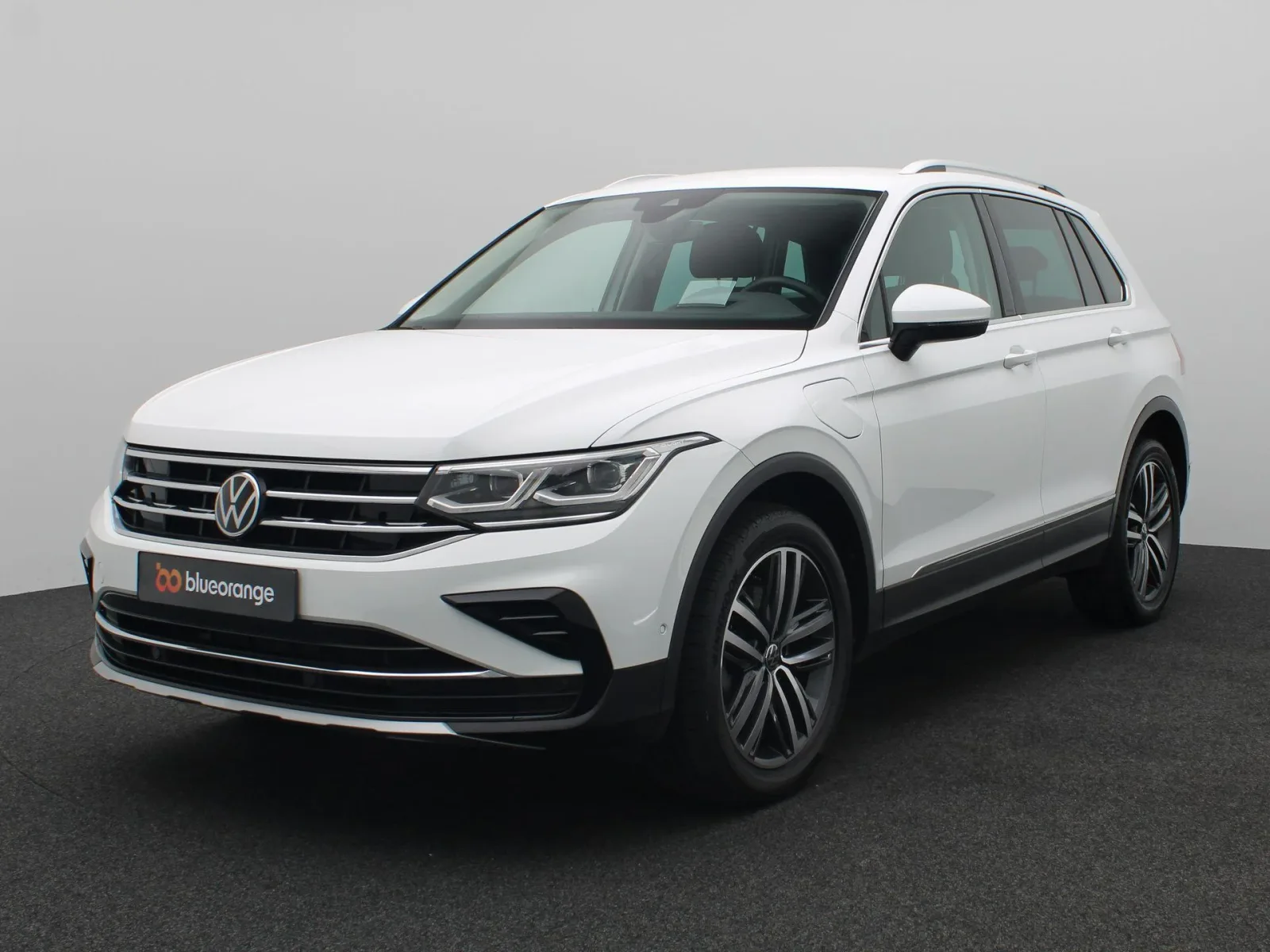 Volkswagen Tiguan (2023) — foto 1