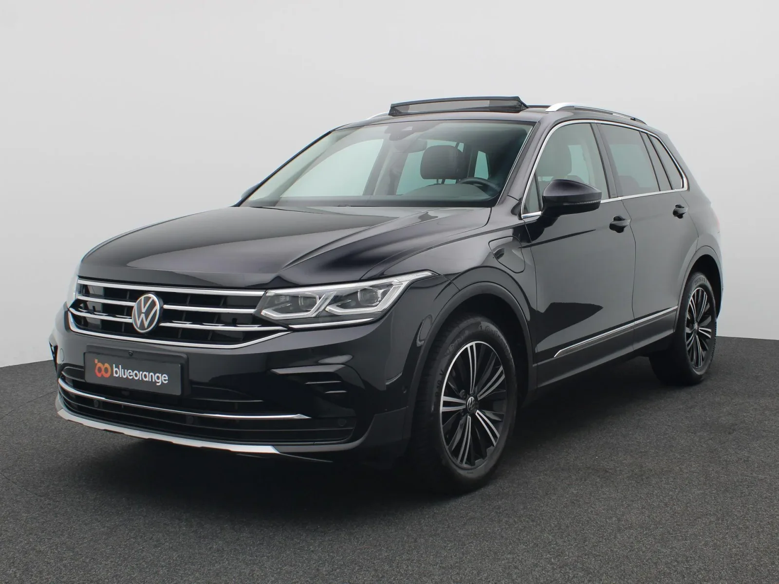 Volkswagen Tiguan (2022) — foto 1