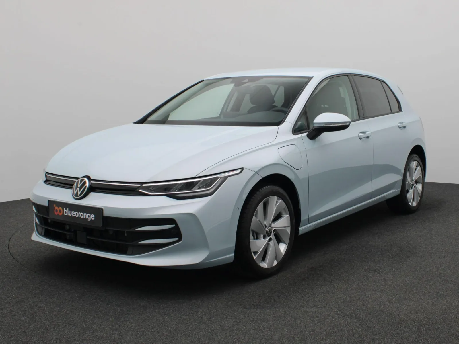 Volkswagen Golf (2025) — foto 1