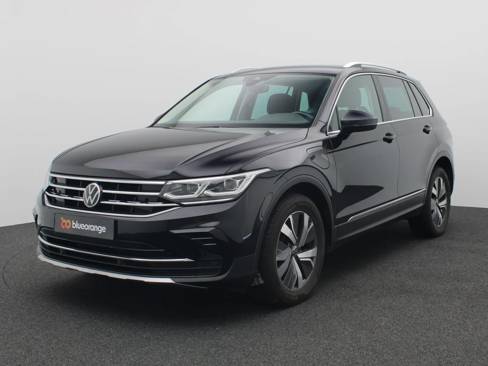 Volkswagen Tiguan (2022) — foto 1