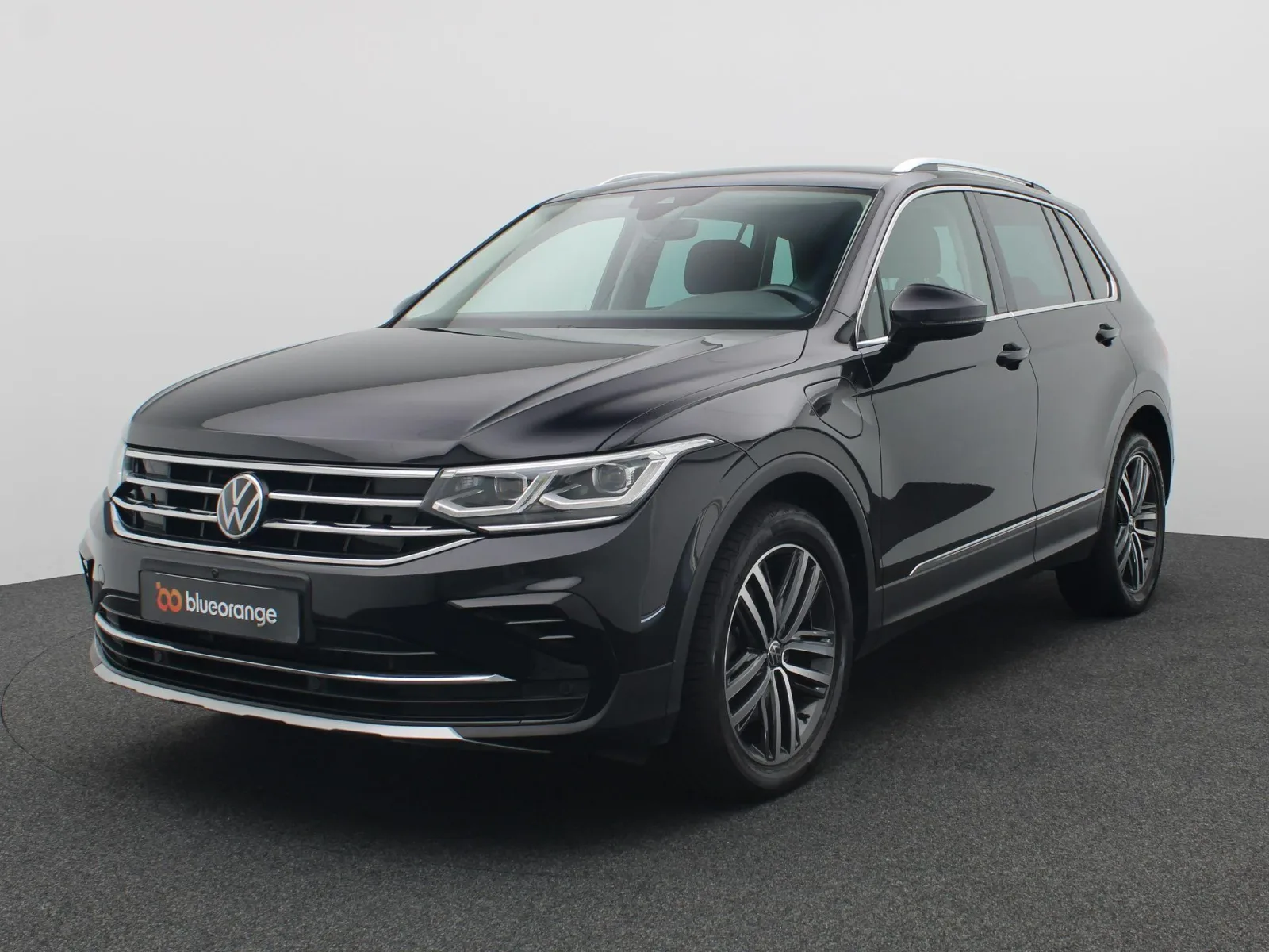 Volkswagen Tiguan (2022) — foto 1