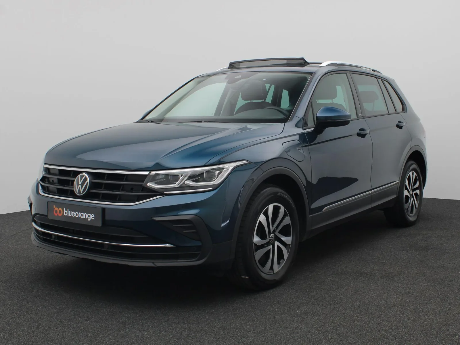 Volkswagen Tiguan (2023) — foto 1