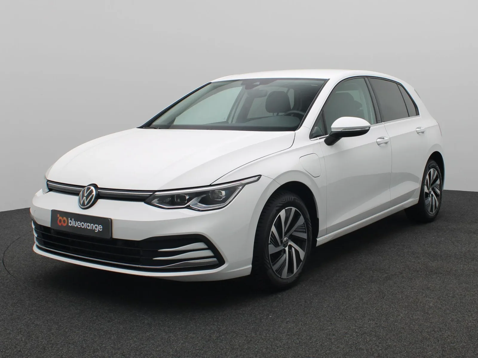 Volkswagen Golf (2020) — foto 1