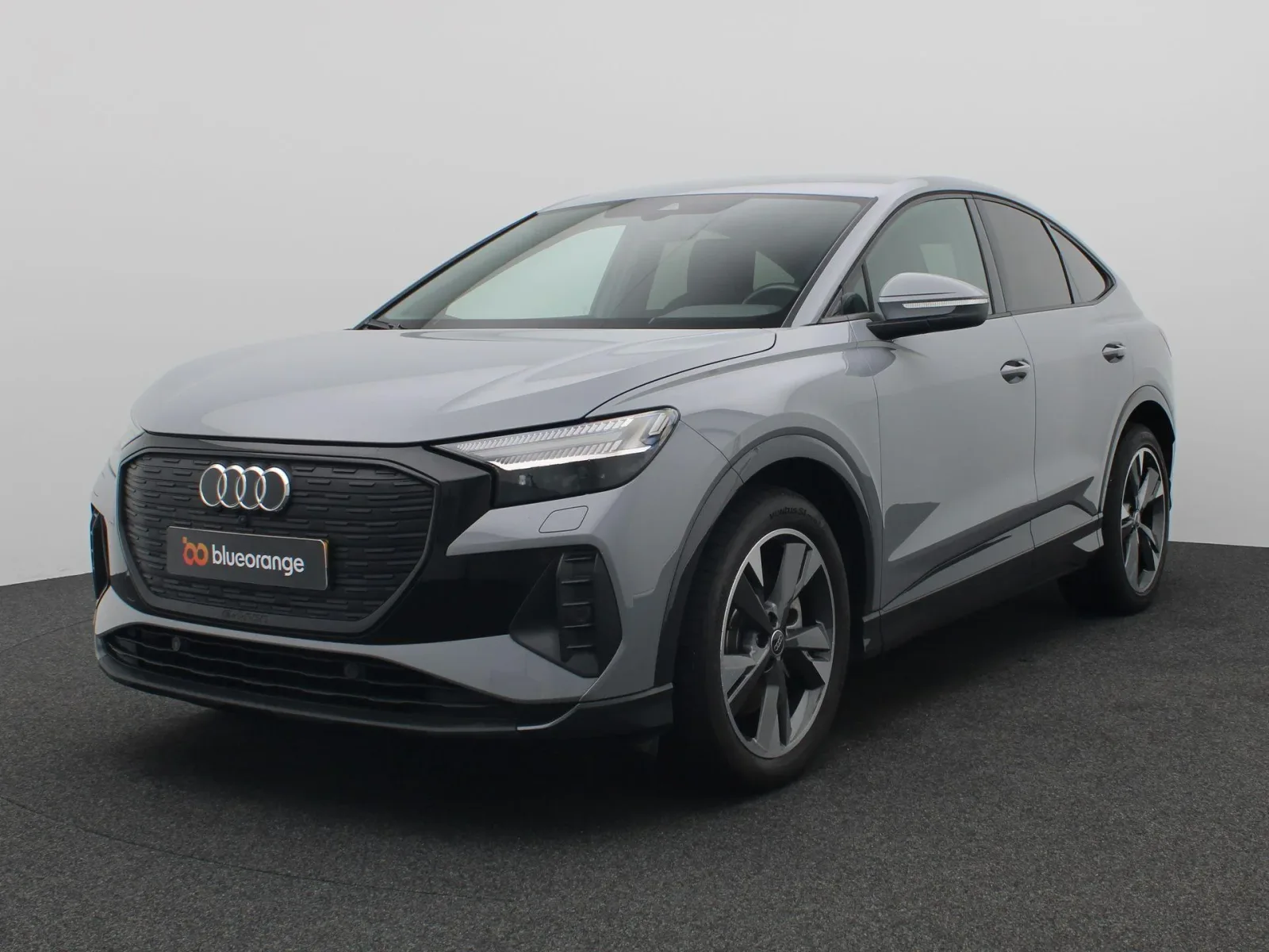 Audi Q4 e-tron (2024) — foto 1