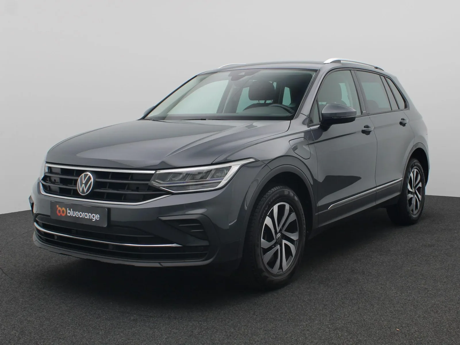 Volkswagen Tiguan (2022) — foto 1