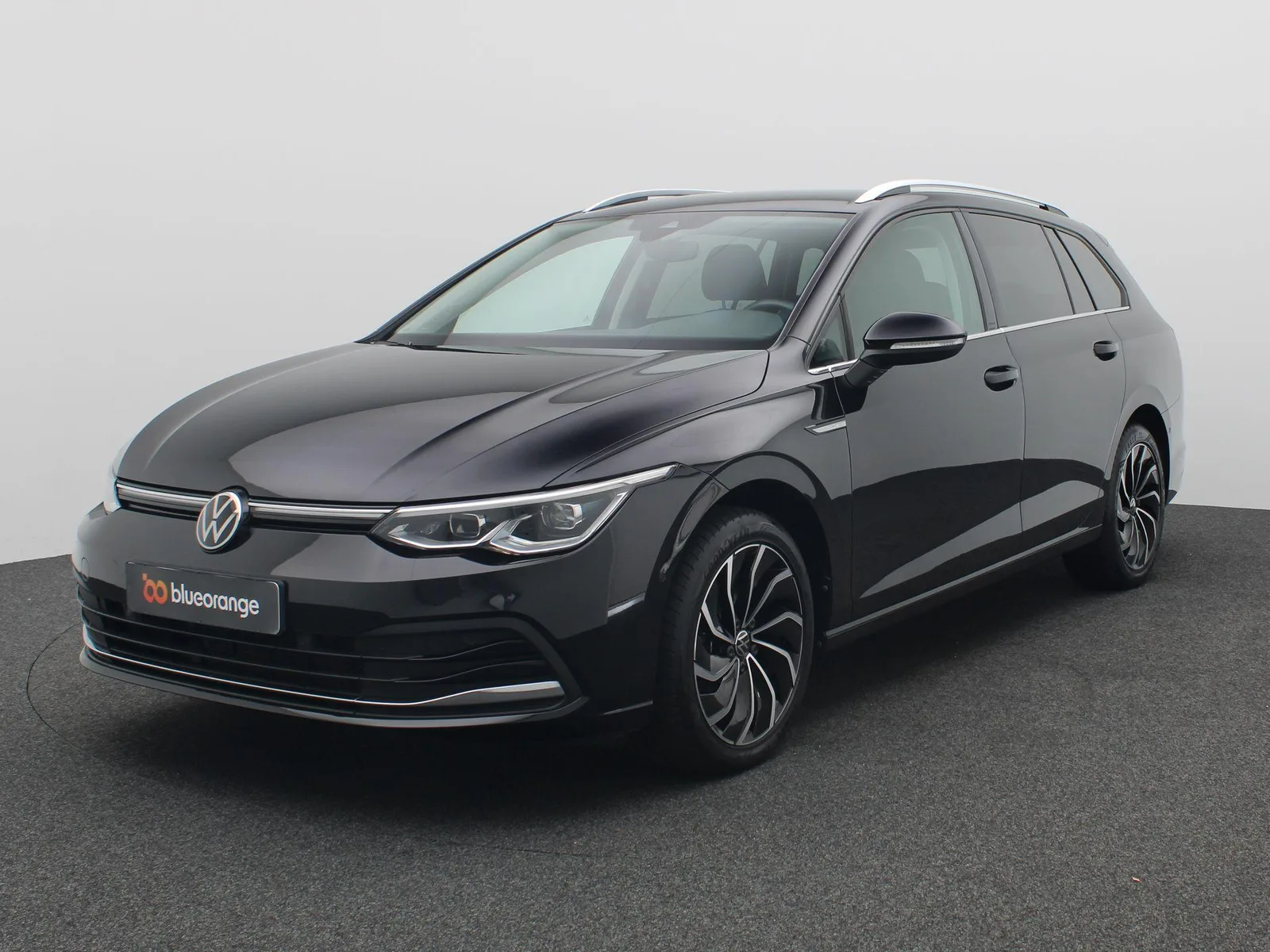 Volkswagen Golf (2022) — foto 1