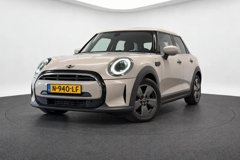 MINI One (2021)