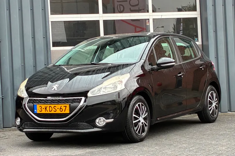 Peugeot 208 (2013)