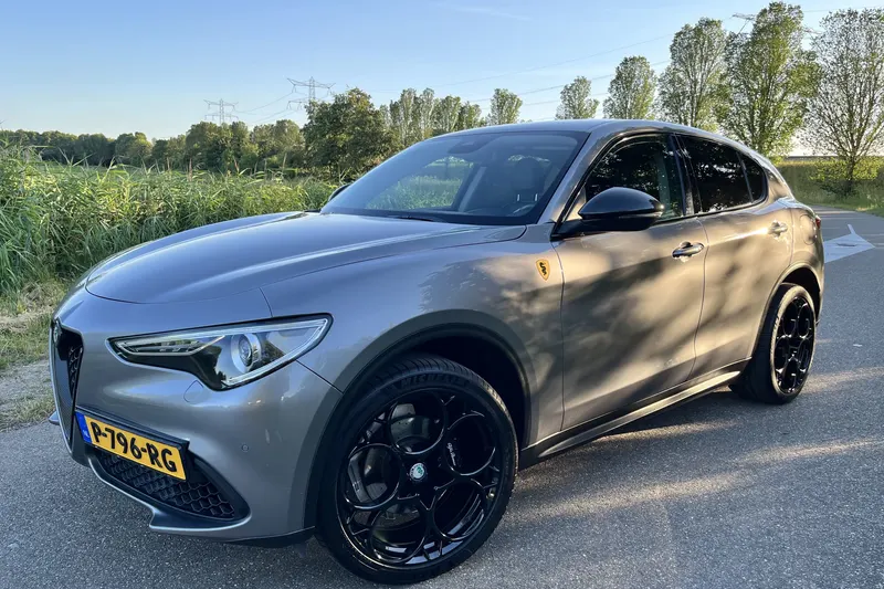 Alfa Romeo Stelvio (2017)