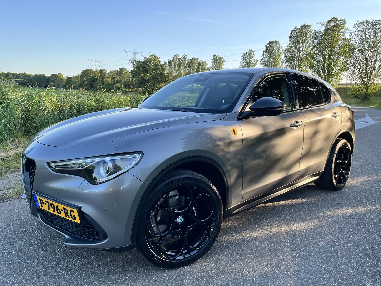 Alfa Romeo Stelvio (2017) — foto 1
