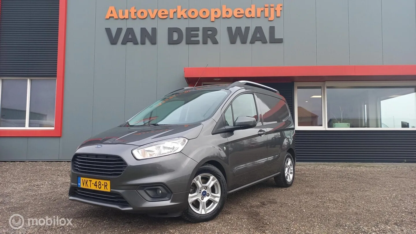 Ford Transit Courier (2021) — foto 1
