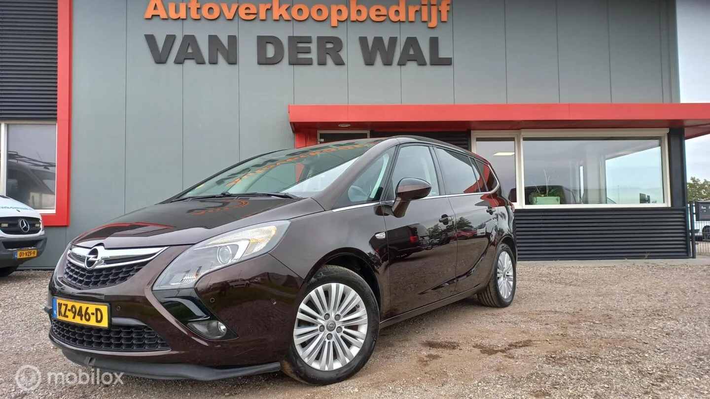 Opel Zafira Tourer (2016) — foto 1