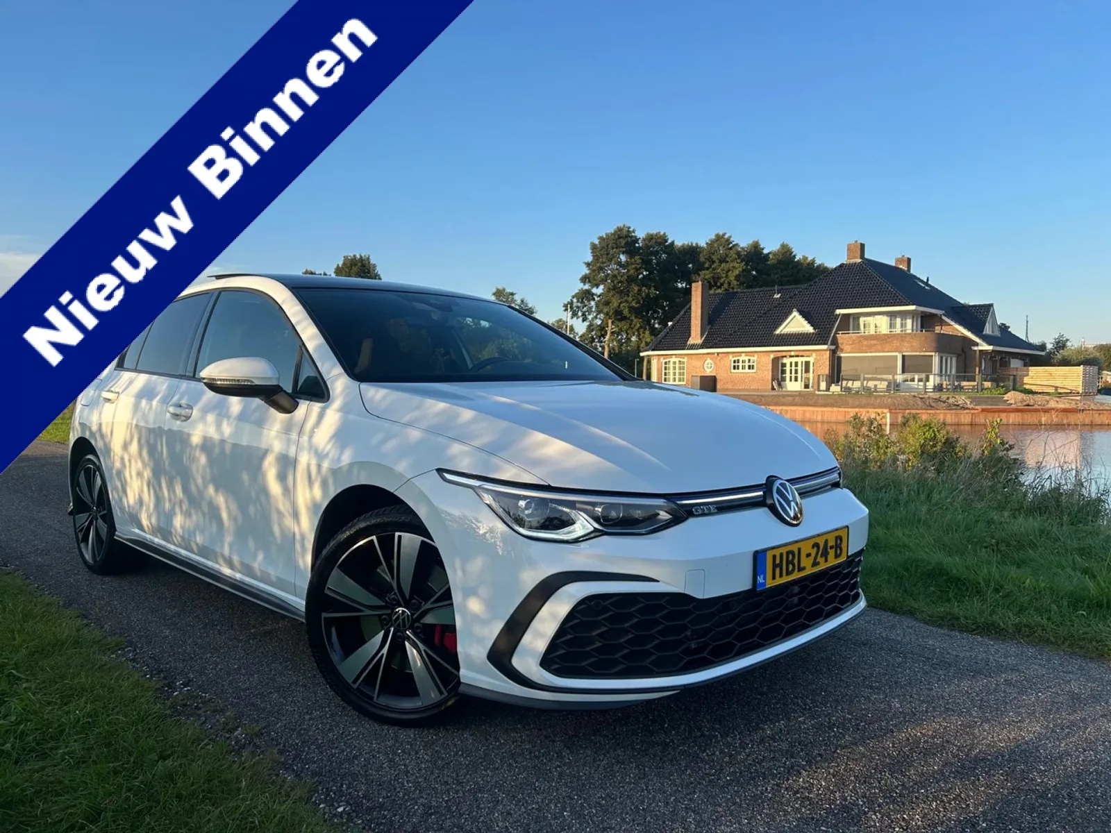 Volkswagen Golf (2021) — foto 1