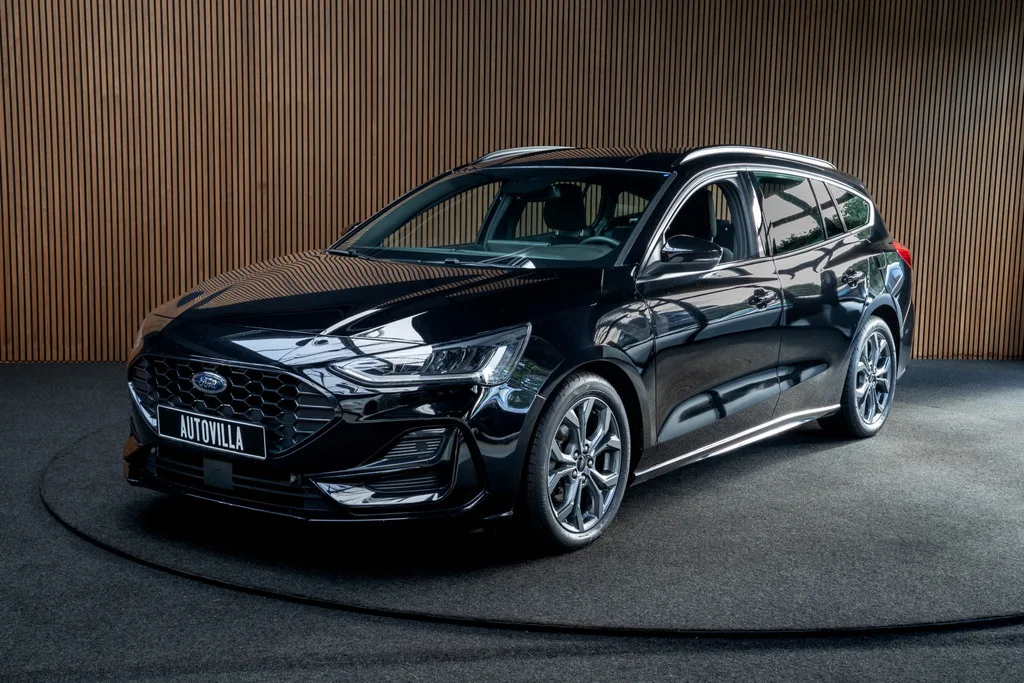 Ford Focus (2023) — foto 1
