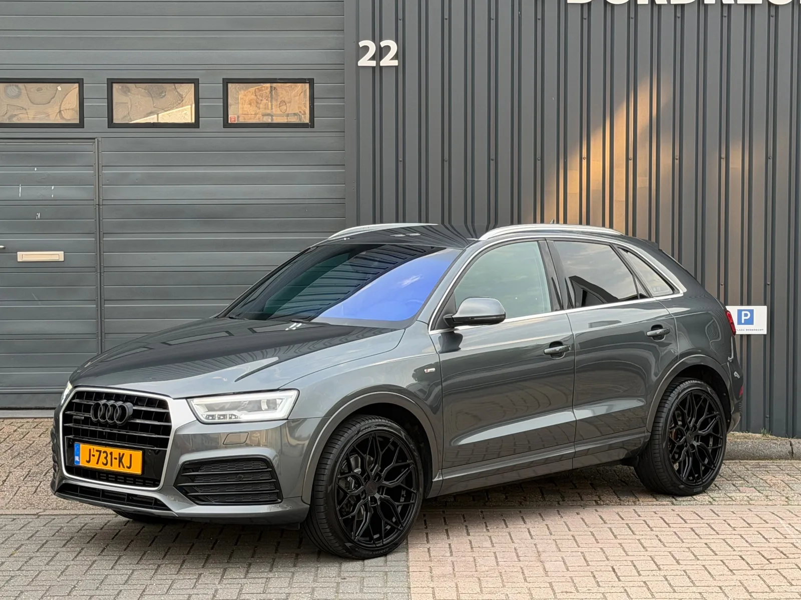 Audi Q3 (2015) — foto 1