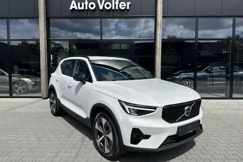 Volvo XC40 (2022)