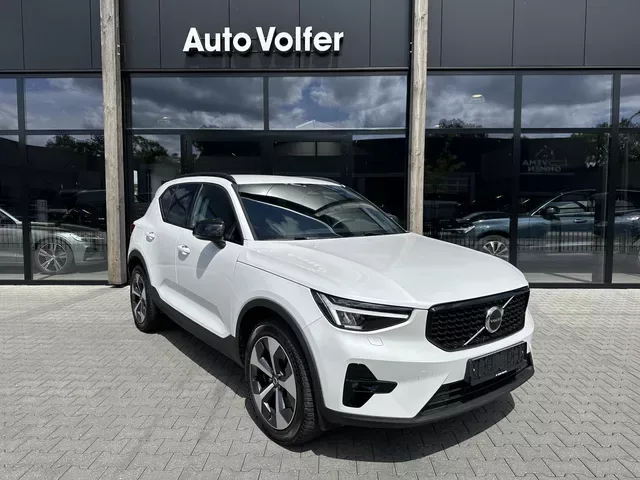 Volvo XC40 (2022) — foto 1
