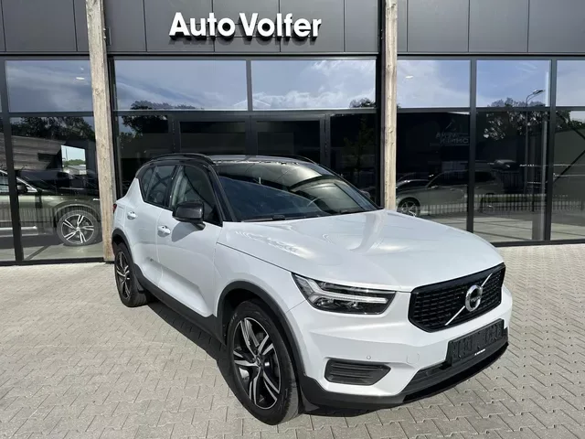 Volvo XC40 (2020) — foto 1