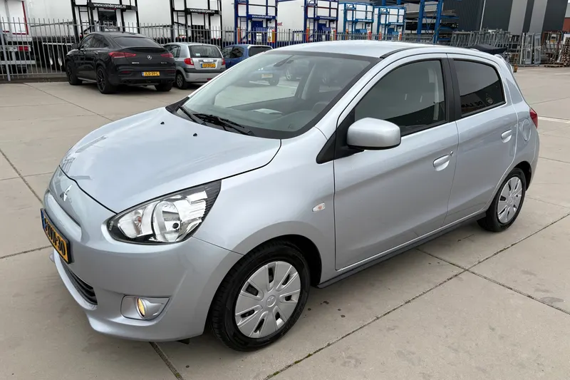 Mitsubishi Space Star (2014)