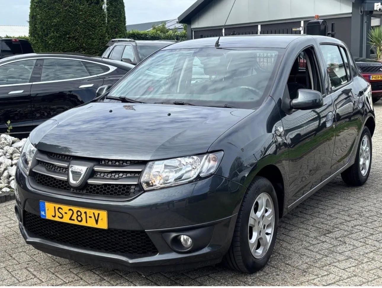 Dacia Sandero (2016) — foto 1