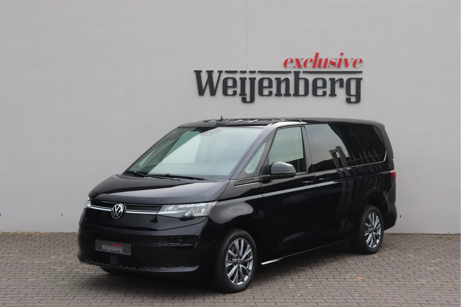 Volkswagen Multivan (2023) — foto 1
