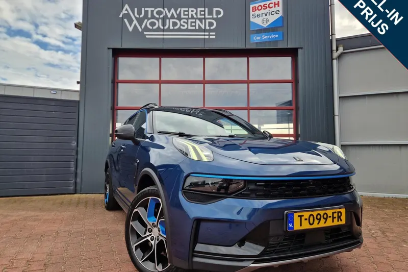 Lynk & Co 01 (2023)