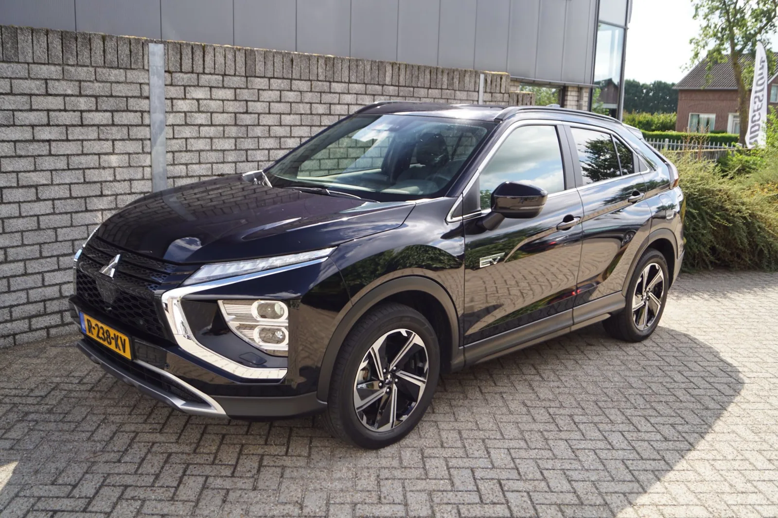 Mitsubishi Eclipse Cross (2022) — foto 1