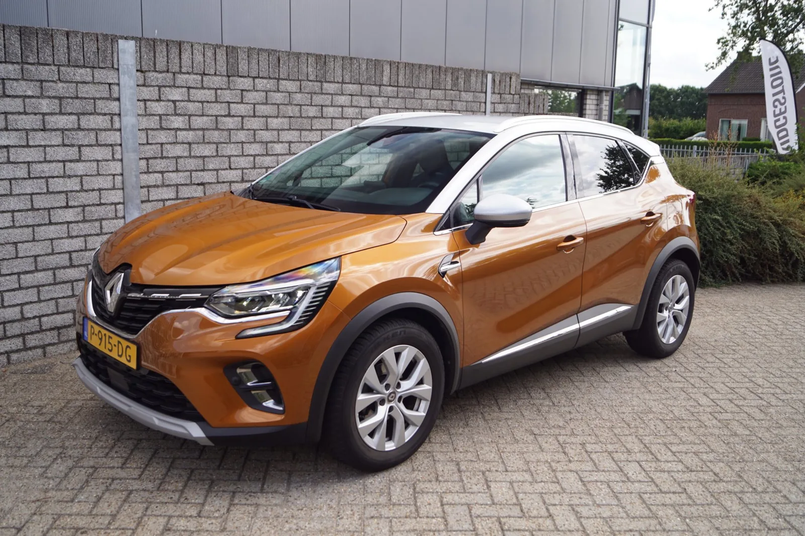 Renault Captur (2021) — foto 1