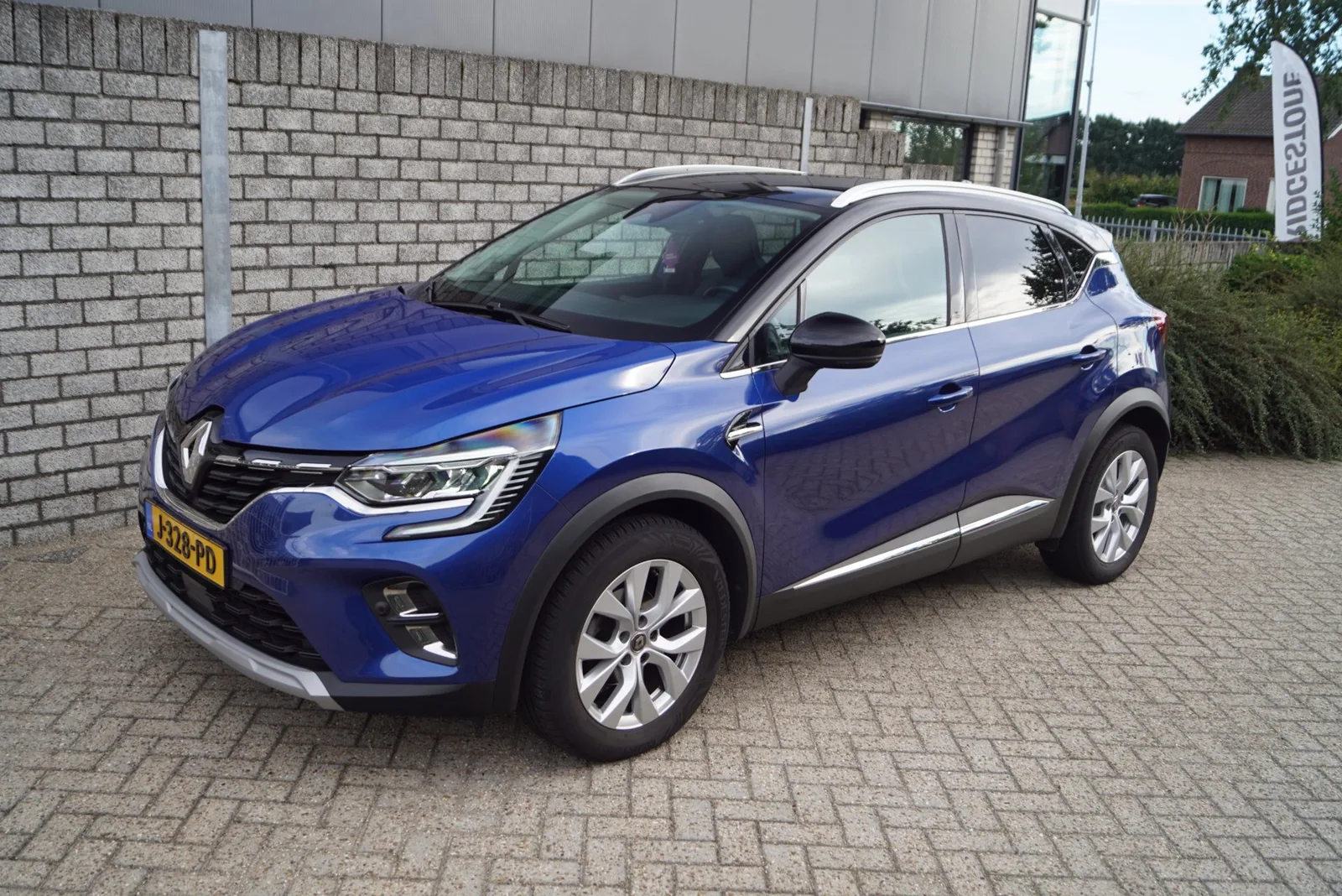 Renault Captur (2020) — foto 1