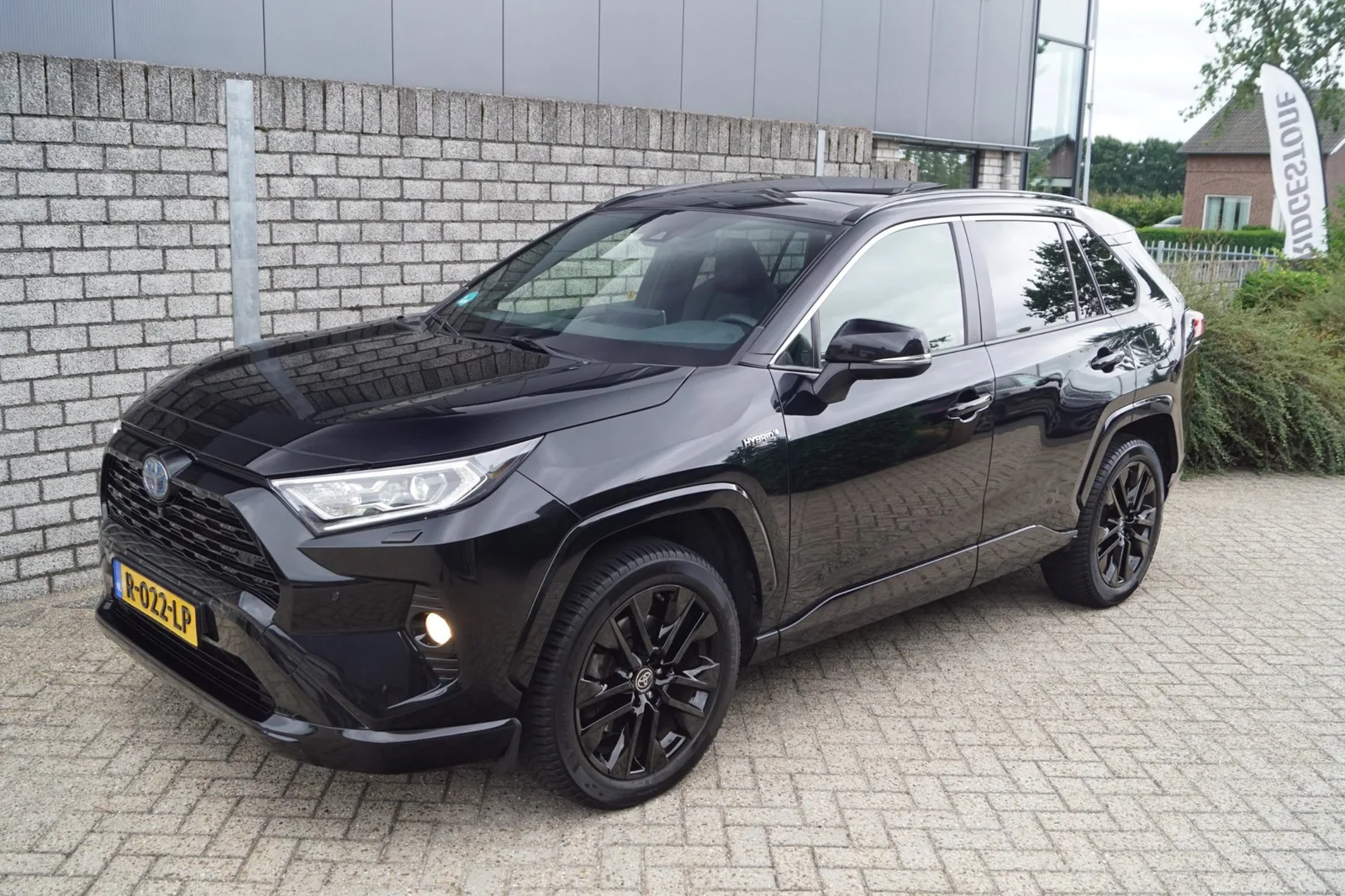 Toyota RAV4 (2021) — foto 1