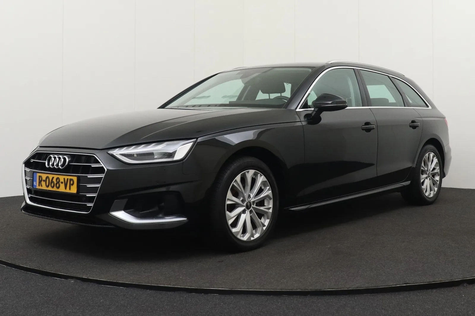 Audi A4 (2022) — foto 1
