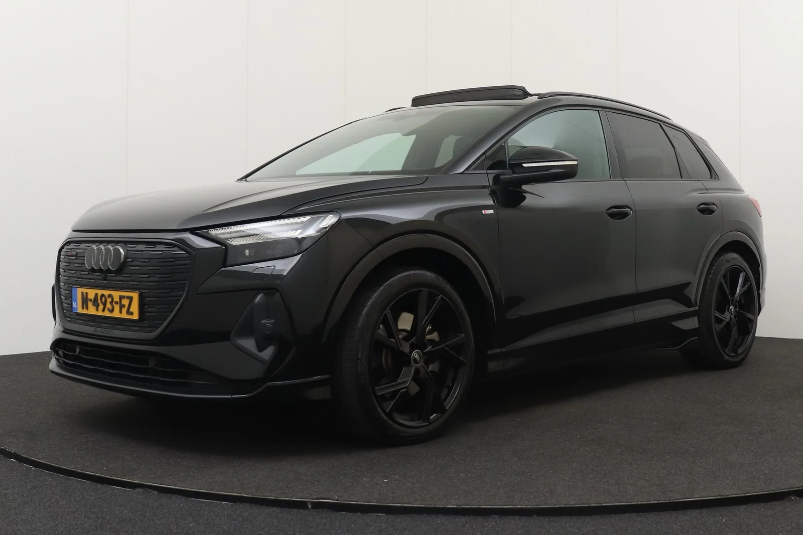 Audi Q4 e-tron (2021) — foto 1