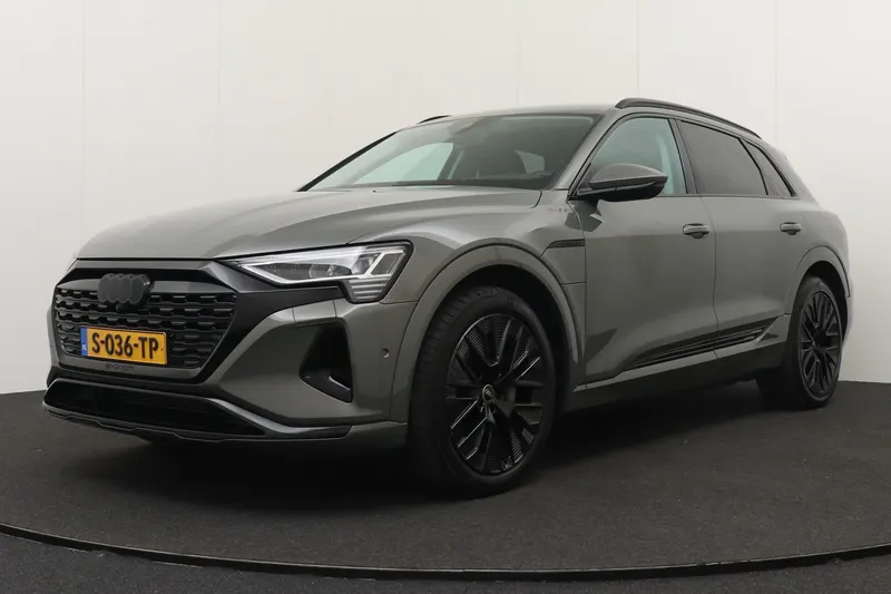 Audi Q8 e-tron (2023)