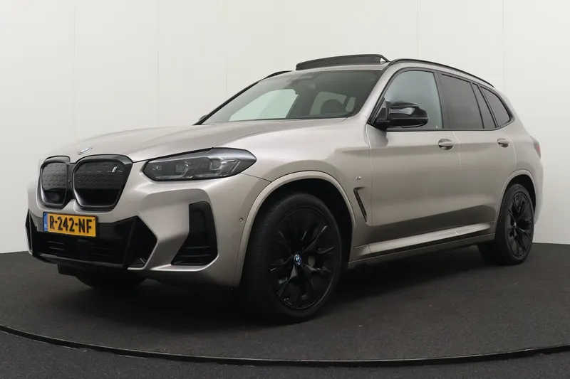 BMW iX3 (2022)
