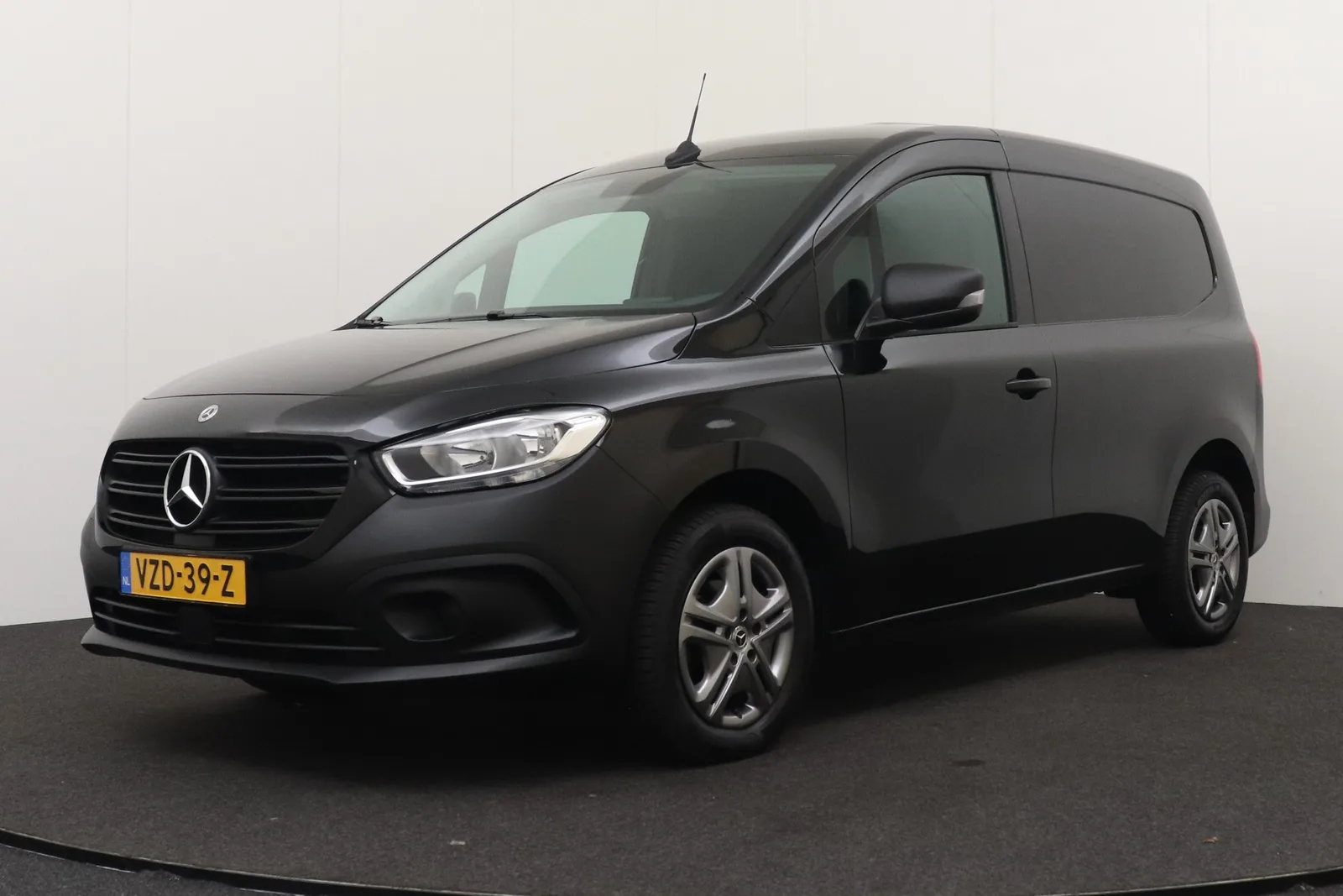 Mercedes-Benz Citan (2023) — foto 1