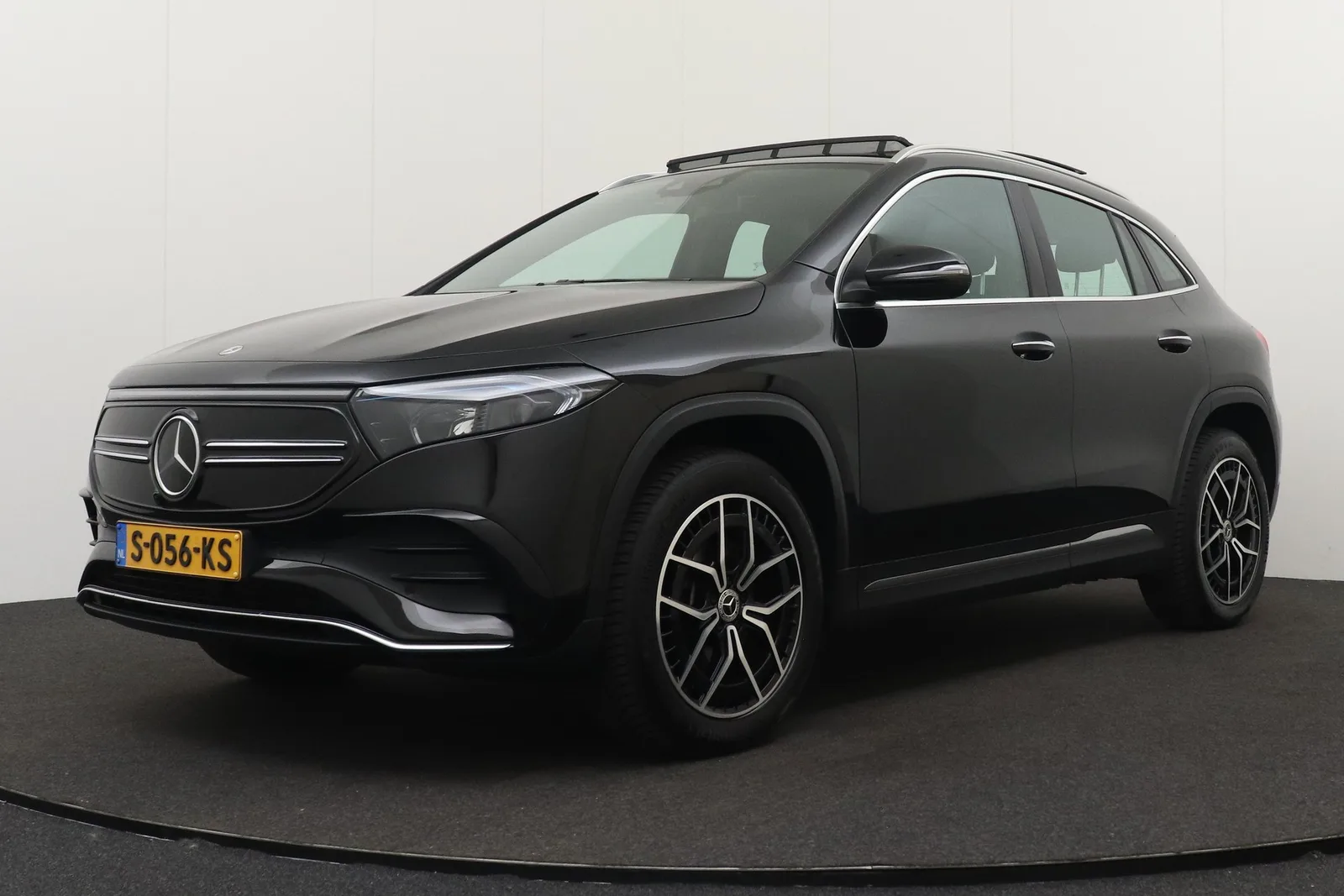 Mercedes-Benz EQA (2023) — foto 1