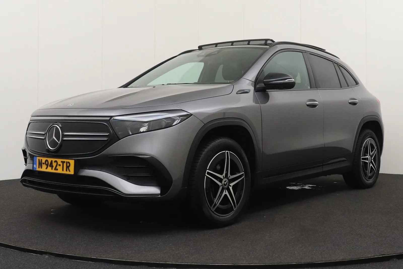 Mercedes-Benz EQA (2021) — foto 1