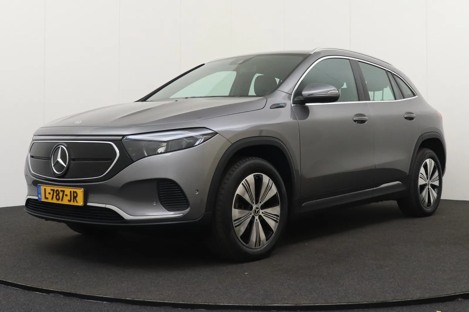 Mercedes-Benz EQA (2021) — foto 1