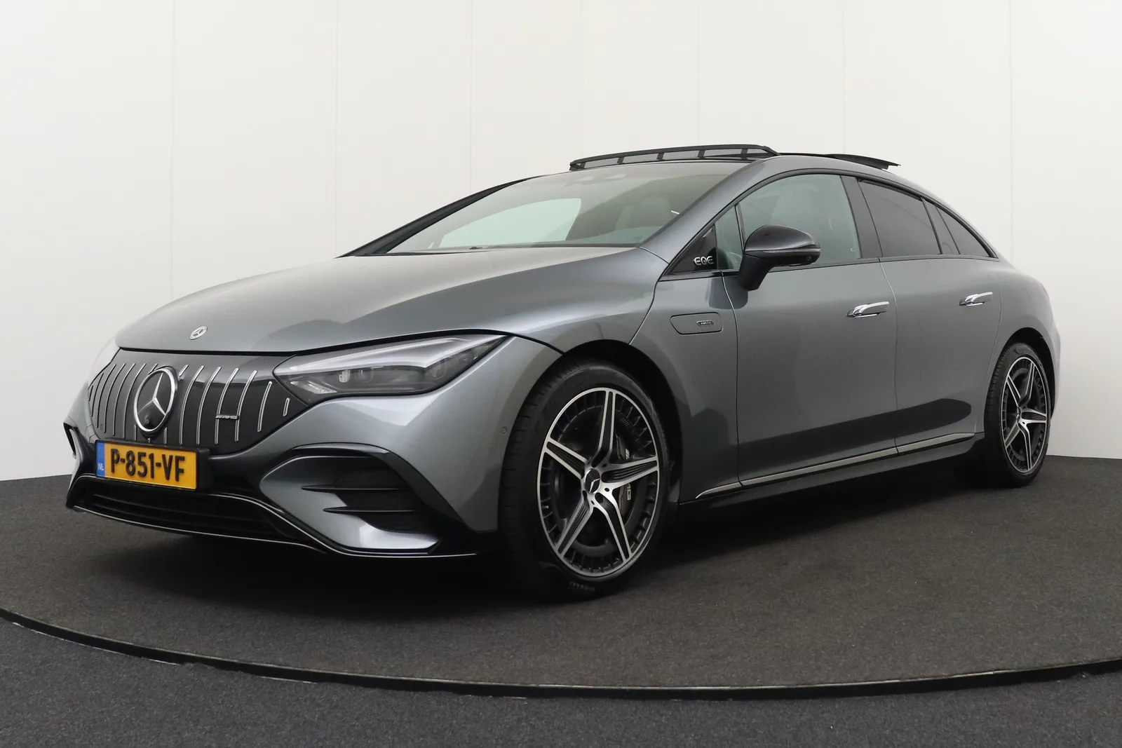 Mercedes-Benz EQE (2022) — foto 1