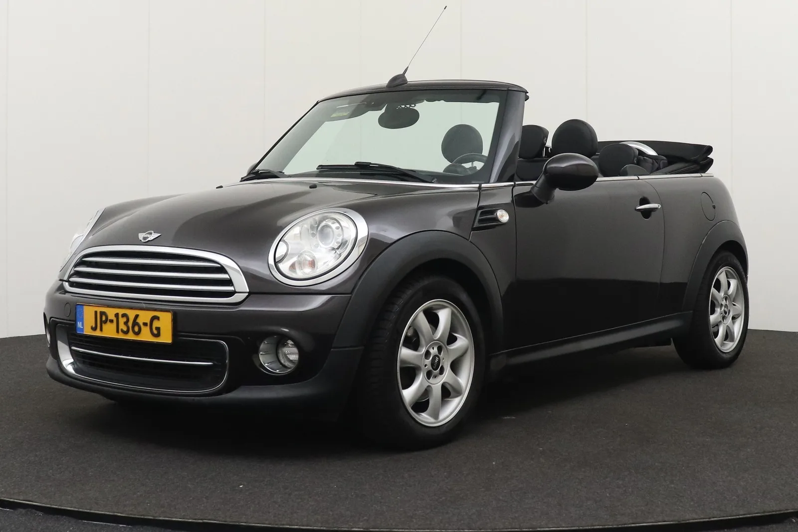 MINI Cabrio (2014) — foto 1