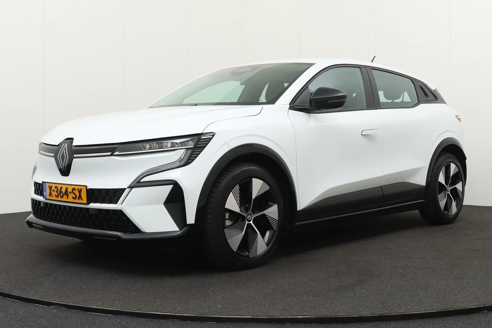 Renault Mégane E-Tech (2024) — foto 1