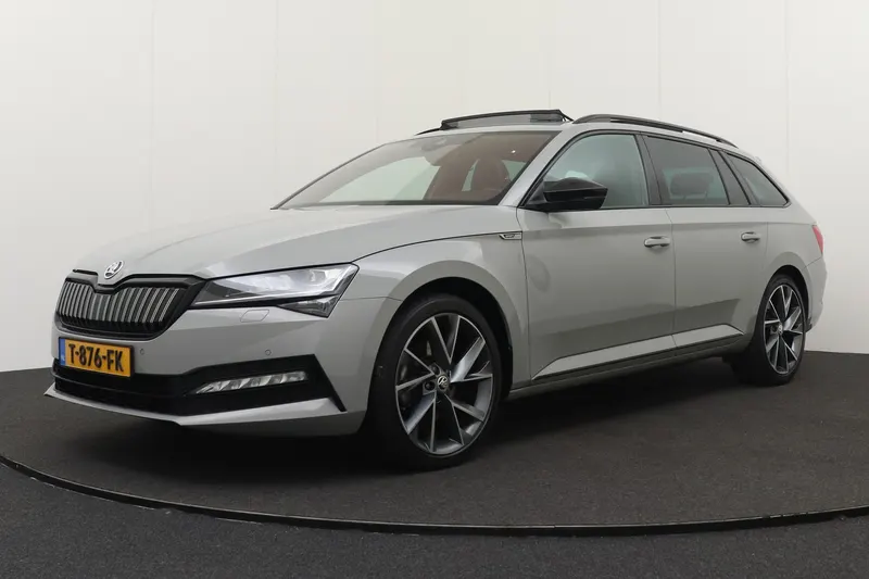 Škoda Superb (2023)